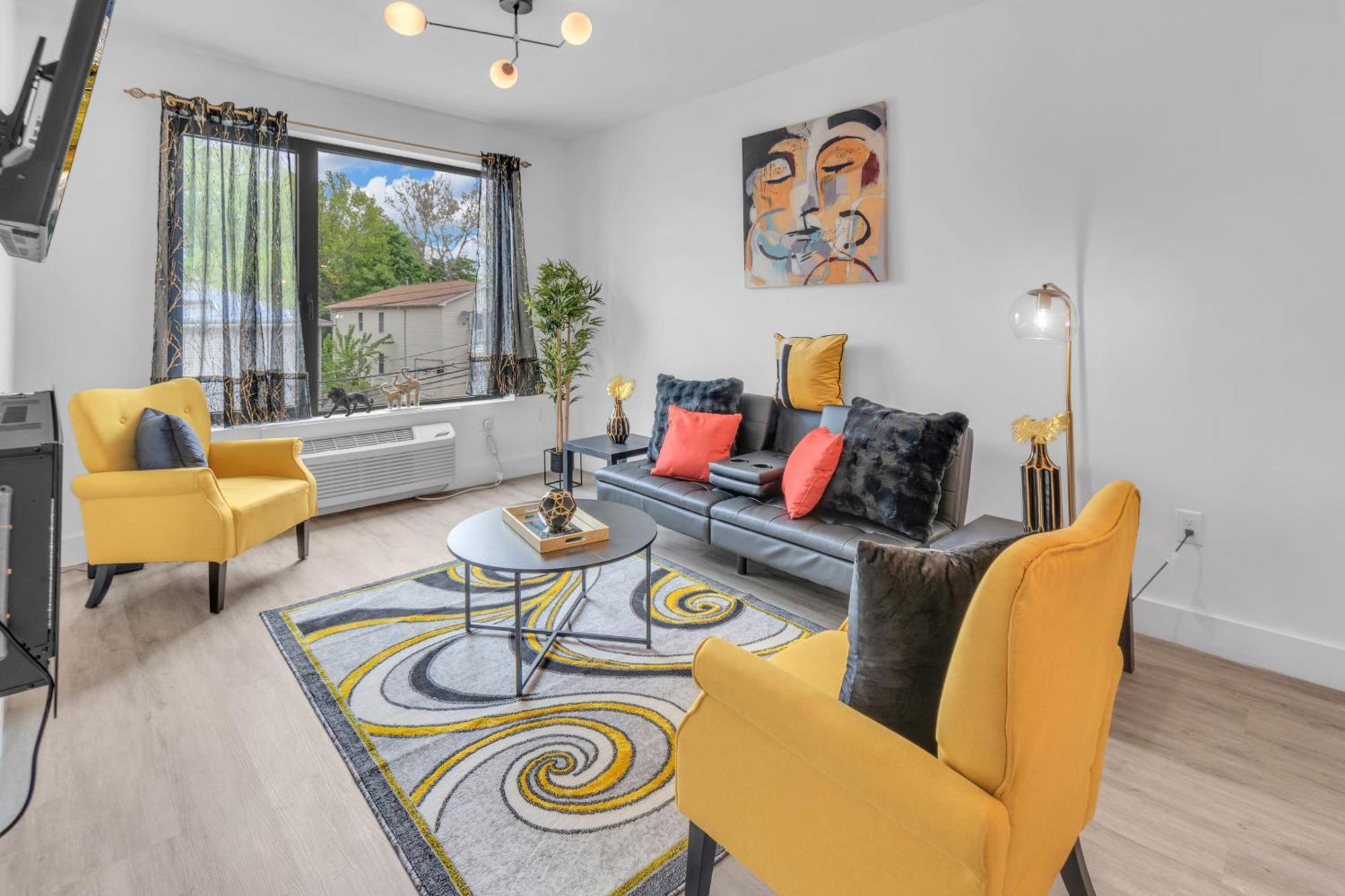 Royal Oasis Indoor Pool, Free Parking, Near Nyc Apartment Elizabeth Exterior photo